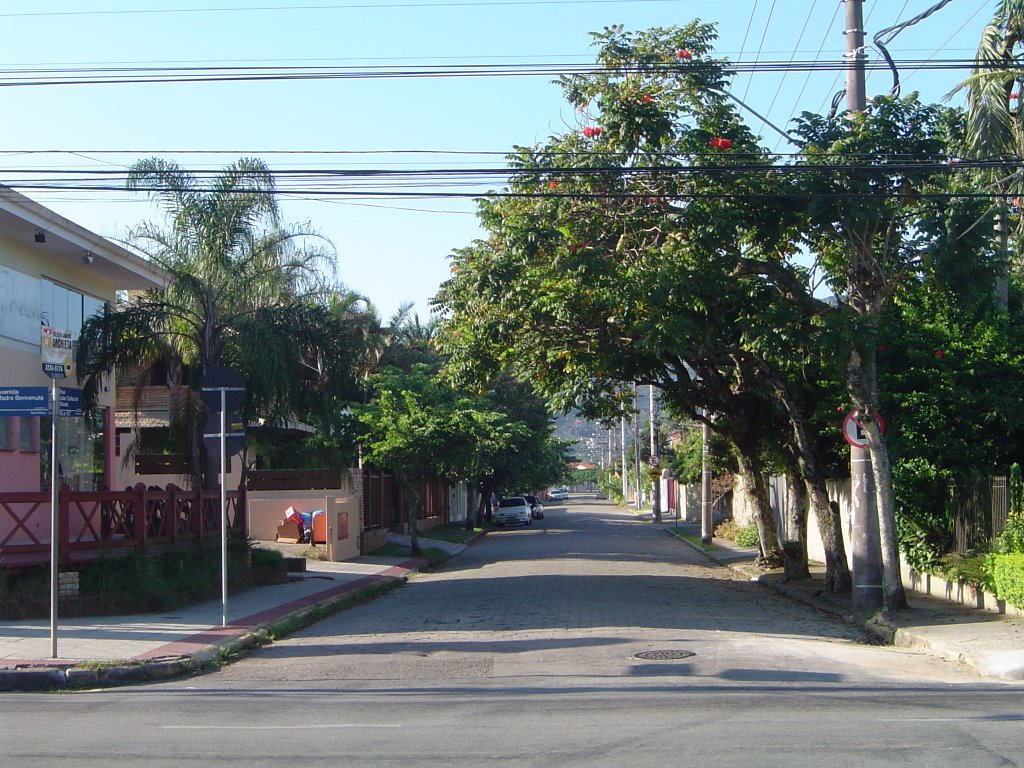 Rua João Carlos de Souza by Marcelo Venturi