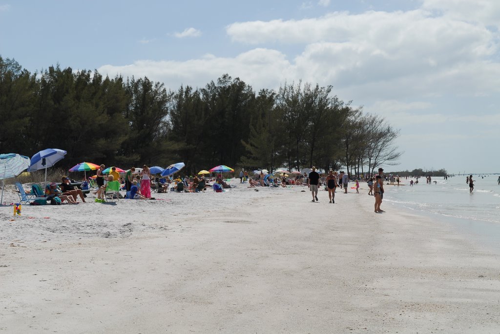 Mullet Key Beach by Les Freed