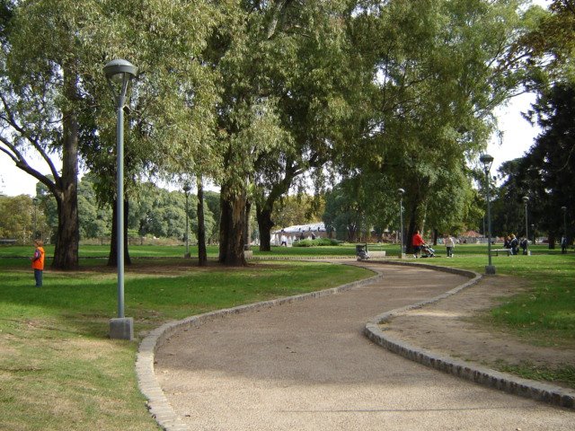 Entrada al Parque Centenario by pauverog