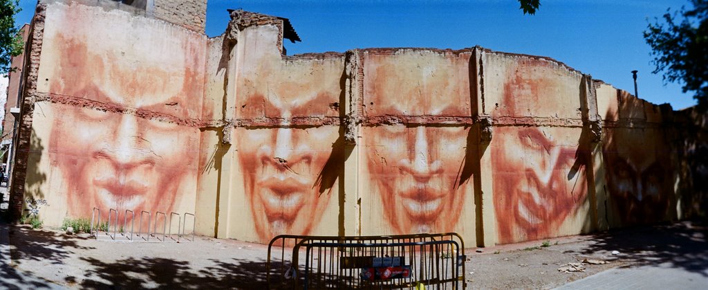 Grafitti en la calle Honduras by Alexander Menzinsky