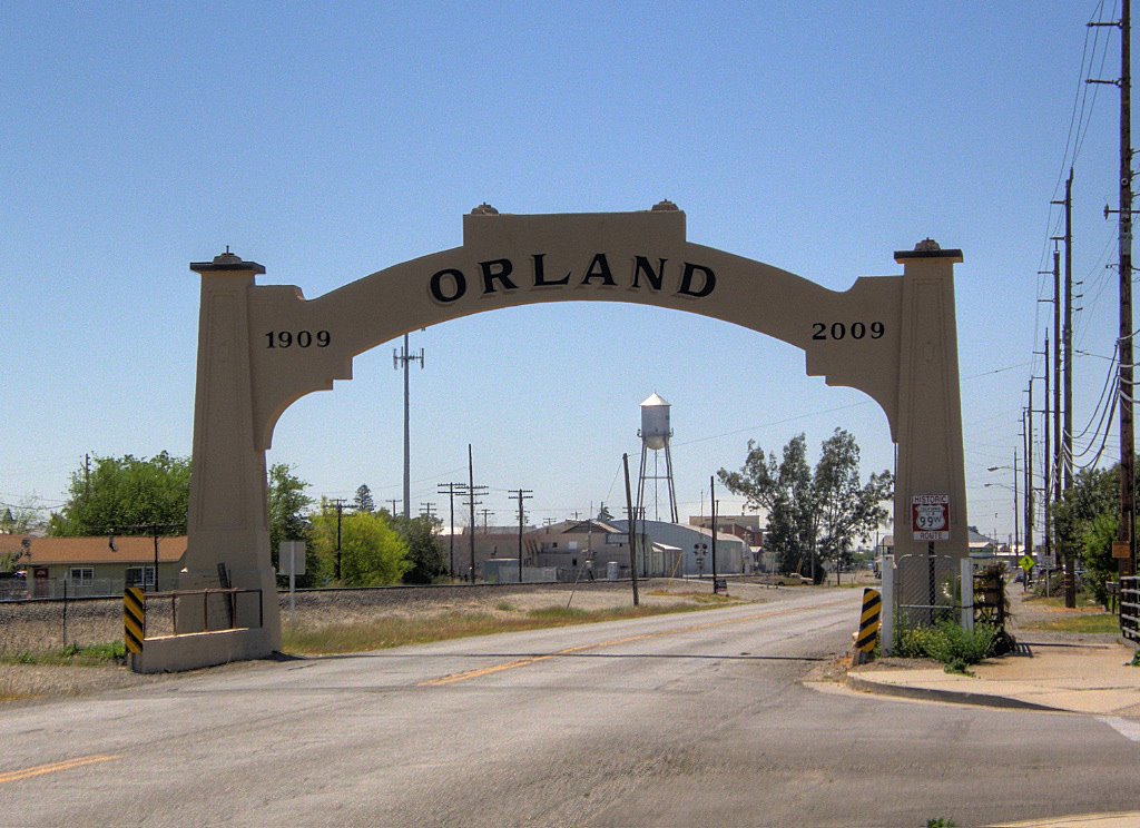 Orland, CA Arch. US99 by davepaul