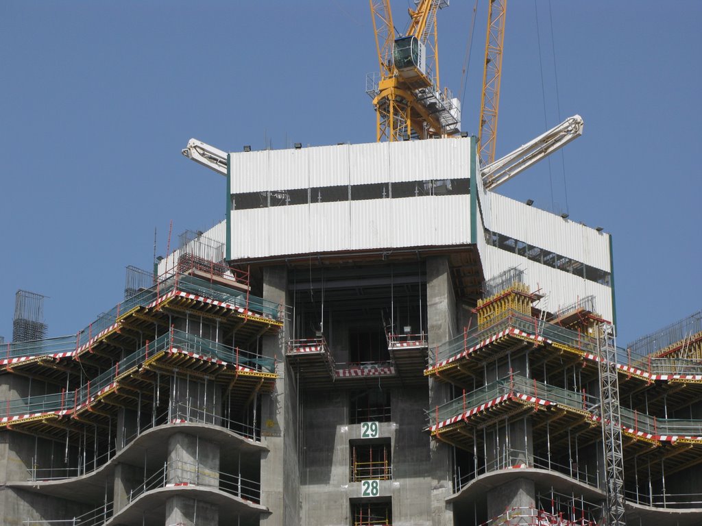 Construction behind Liwa Street - Abu Dhabi (UAE) 05/2009 by leninaj