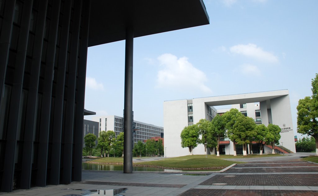 浙江大学紫金港校区20090503 by 岳良沈