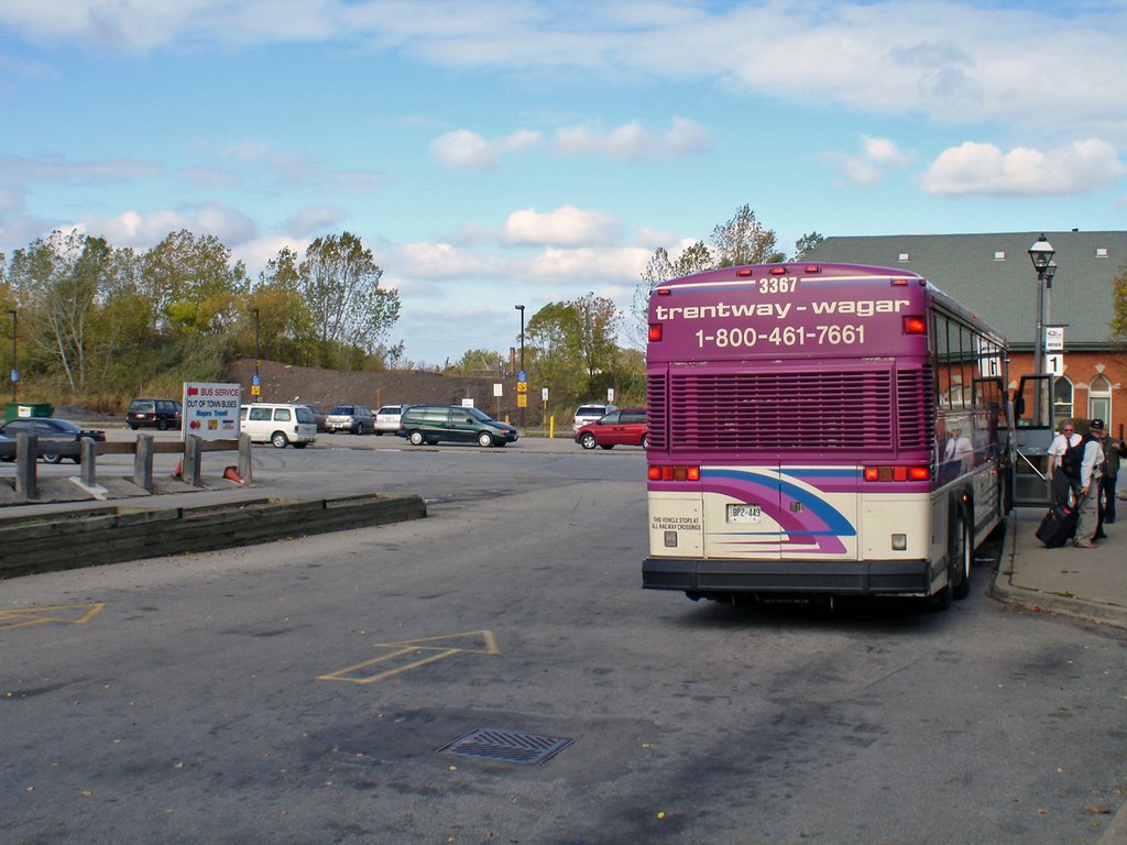 Niagara Falls Bus Station by ngvm