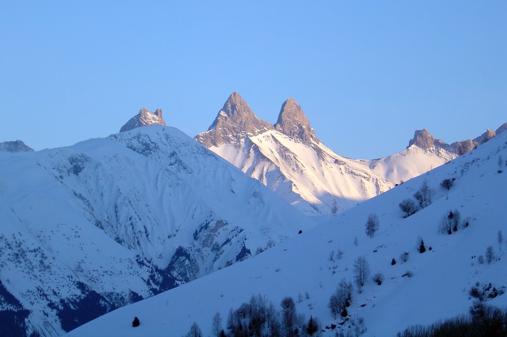 Aiguilles d'Arves by Sébastien Berteaux