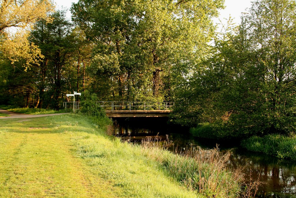 Brücke über den Seevekanal by Andreas Kühn Meckelfeld