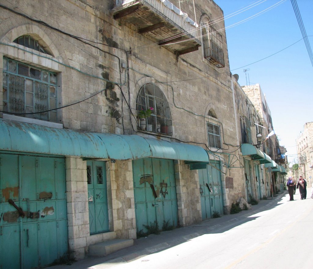 Rue des martyrs, Hébron, vieille ville colonisée by MRR