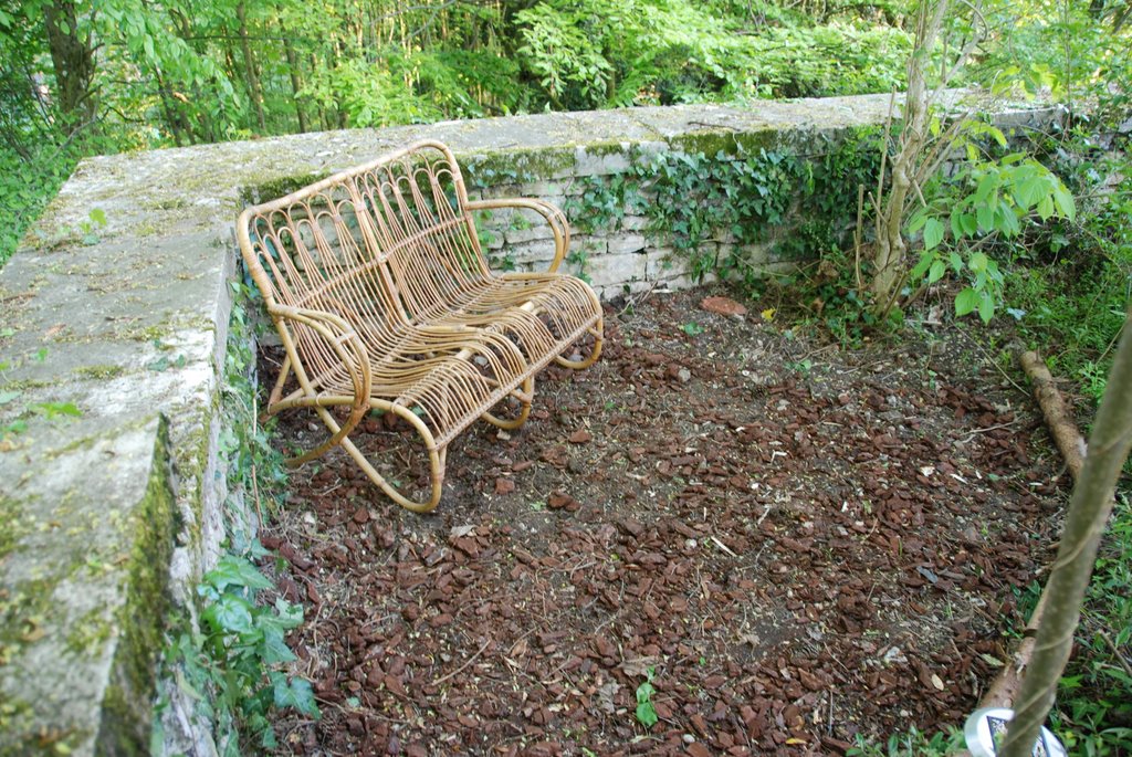 La banquette de Mamie by Luc Gruson