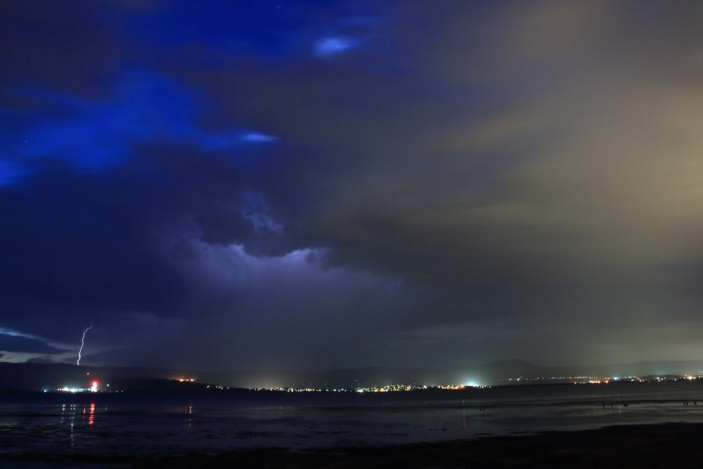 Lake Illawarra, looking north ozthunder.com by Michael Thompson