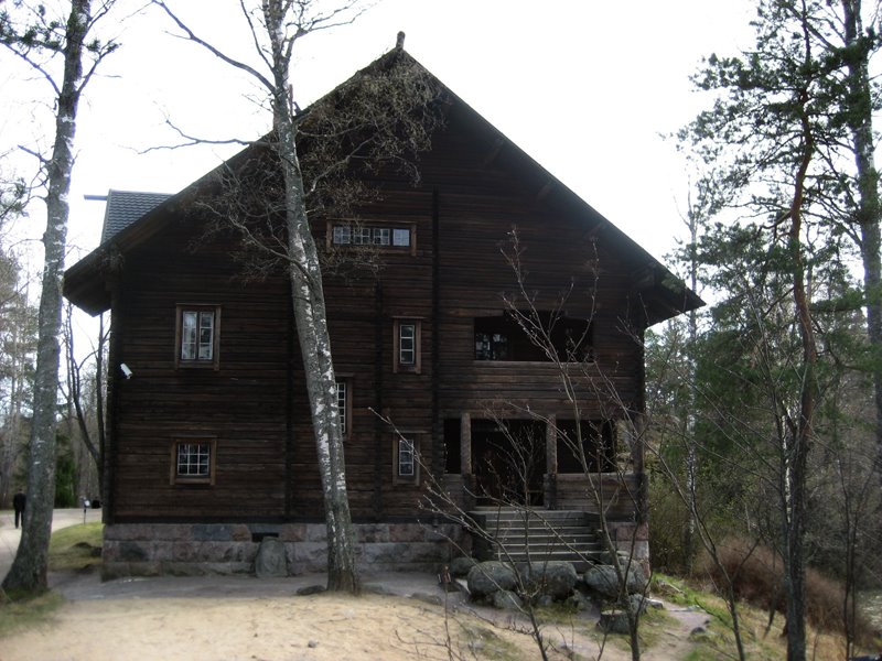 Halosenniemi, home of artist Pekka Halonen by J. Parkkinen