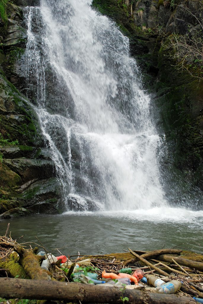 Cascade de la Jonche by lanthelme