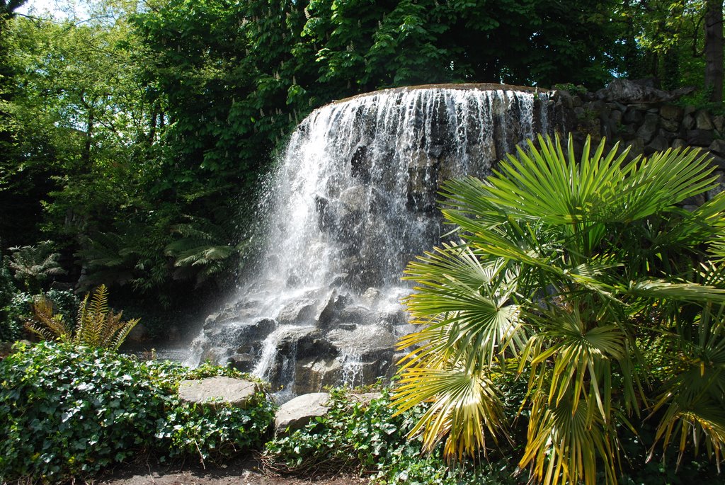 Waterfall Iveagh garden by Rob Johnson