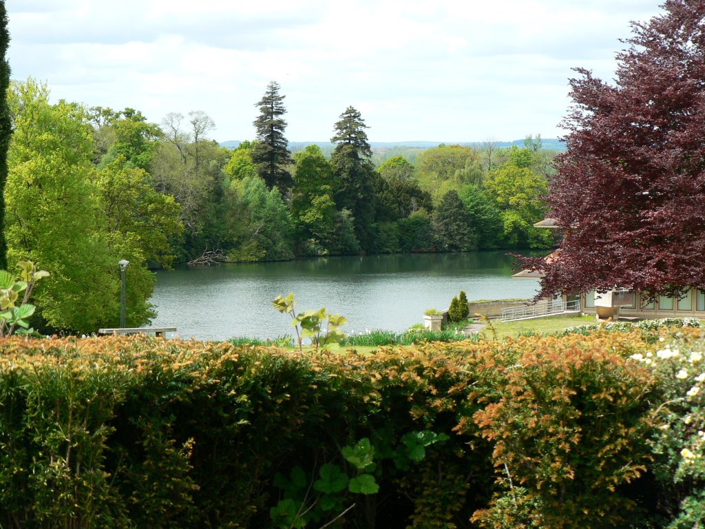 ORNAMENTAL LAKE AT MANOR HOUSE HOTEL by Tillyfarlar