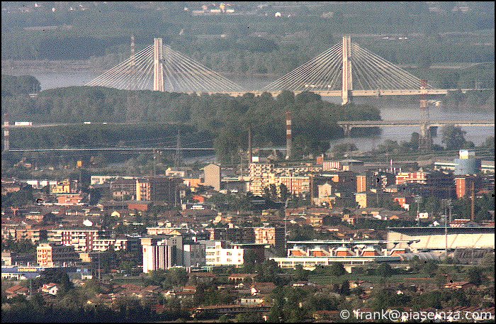 Ponte TAV ripreso dalle colline piacentine by frank.piaseinza