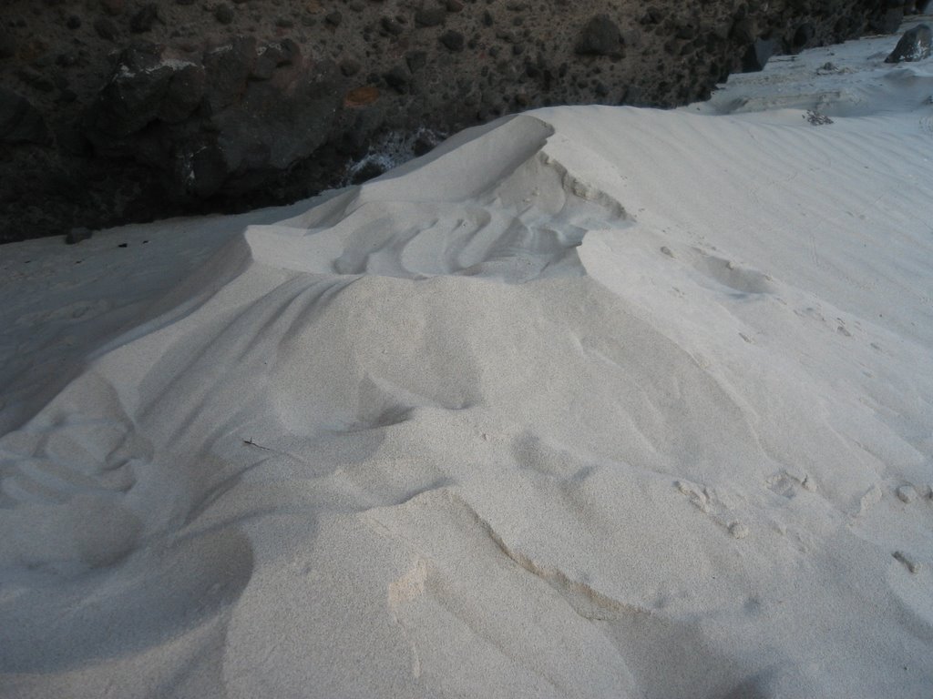 Dunas en playa malandra by Jorge BaHe