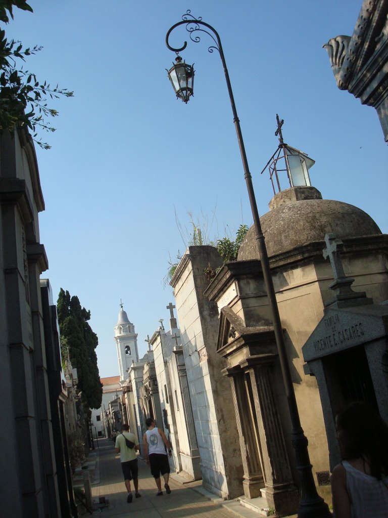 Cementerio de Recoleta by Emiliano Homrich