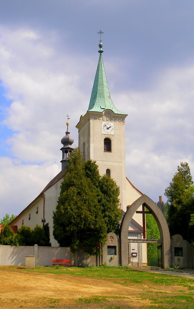 Chrám Páně (vpravo věž rozhledny na Křížové Hoře) by valsoraj