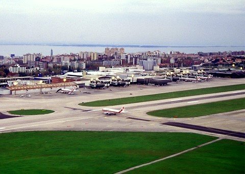 Lisbon airport by E747