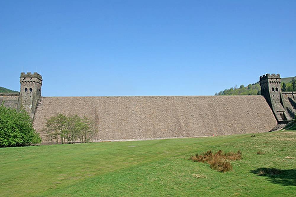 Derwent Dam derbyshire by Al Evans