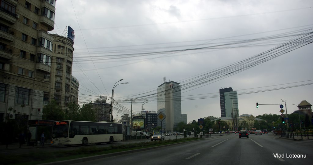 Bucarest, Piata Victoriei by Vlad Loteanu