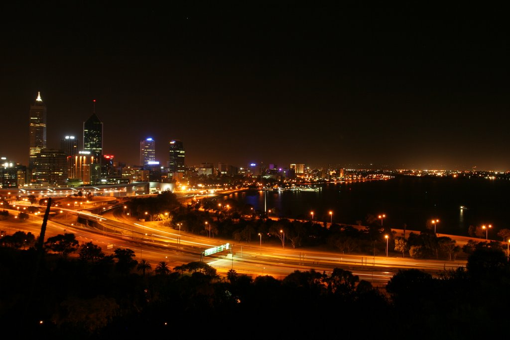 Perth Night Scene by Takahashi Masaki