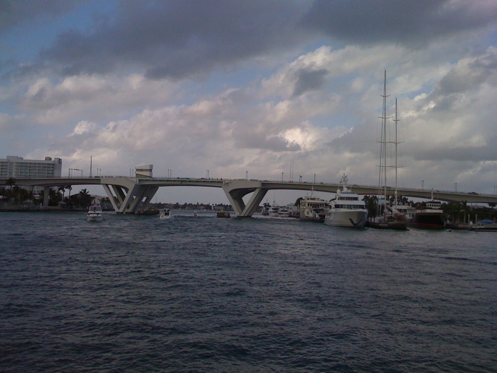 Fort Lauderdale Bridge - Florida by vicopoa