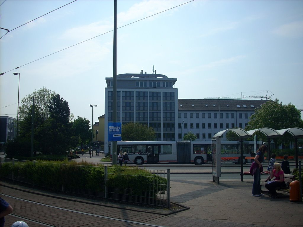 Dinslaken Bahnhofsplatz Mai 2009 by DortmundWestfalica