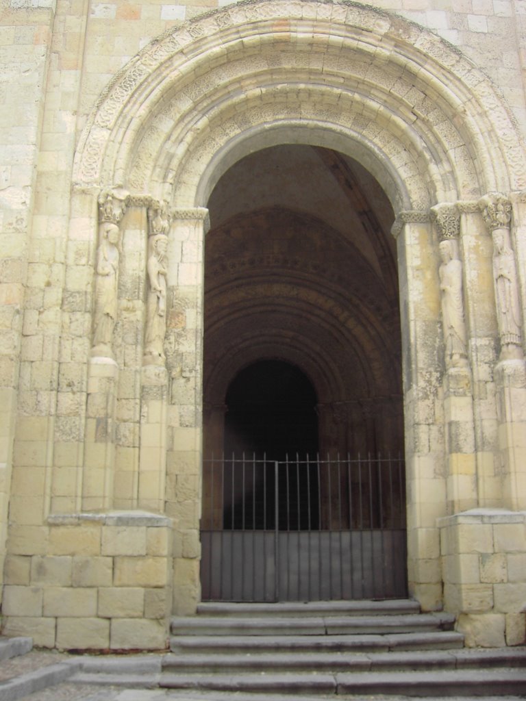 Iglesia de San Martín, Segovia by ©-Miguel A. Rodrígue…