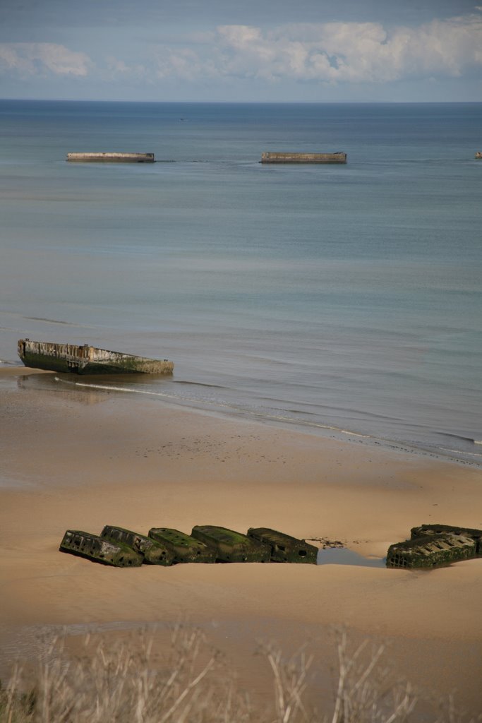 Arromanches-les-Bains, Calvados, Basse-Normandie, France by Hans Sterkendries