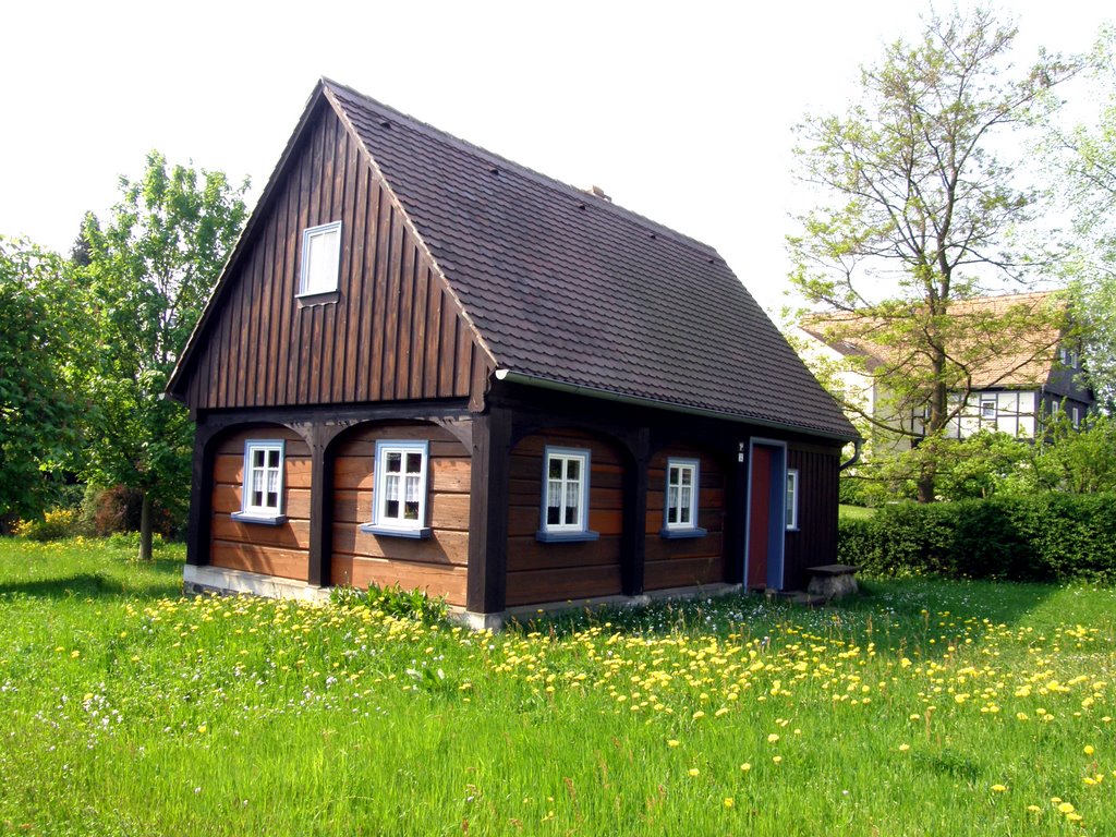 Das kleine Häusel in Bertsdorf by Rainer.Patzig