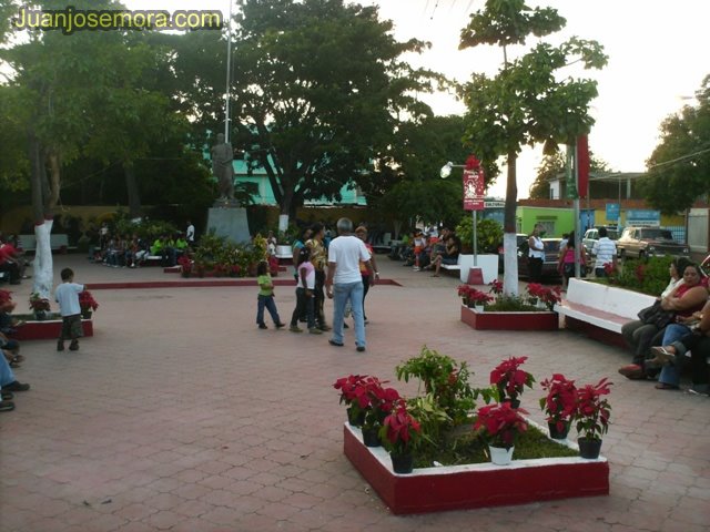 Plaza Bolívar by Juanjosemora.com