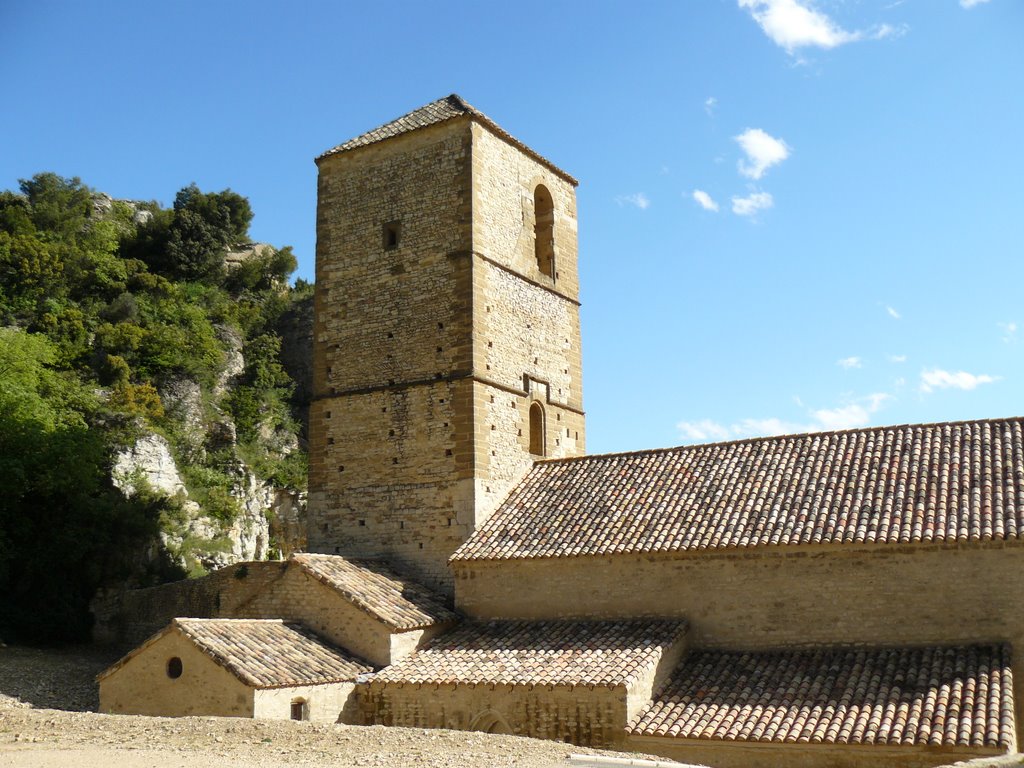 Chapelle du Castel de Mornas by fred90