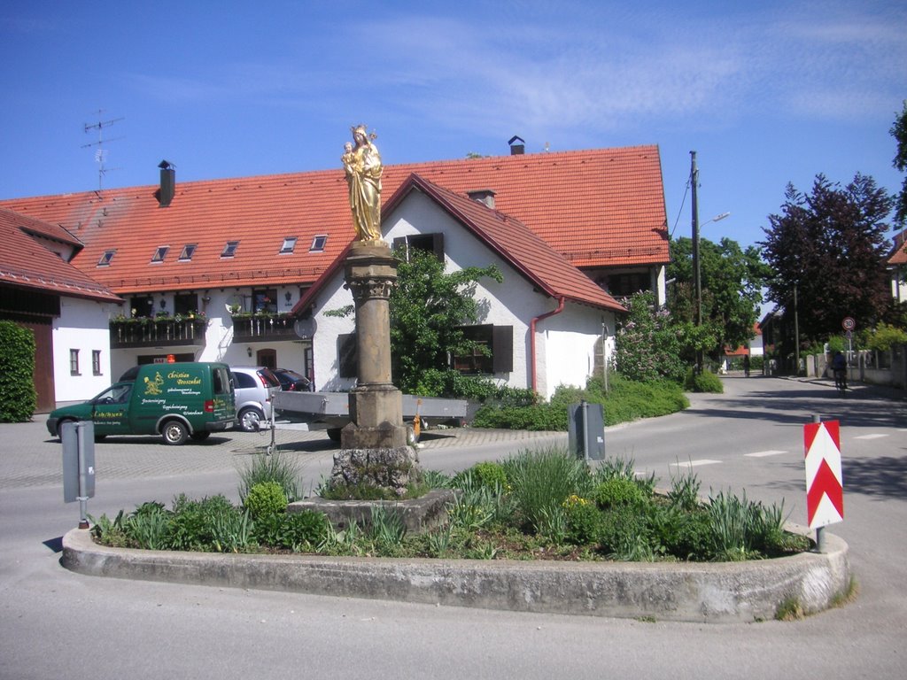 Buchendorf-Zentrum (bei München) by Nicolas Caballero