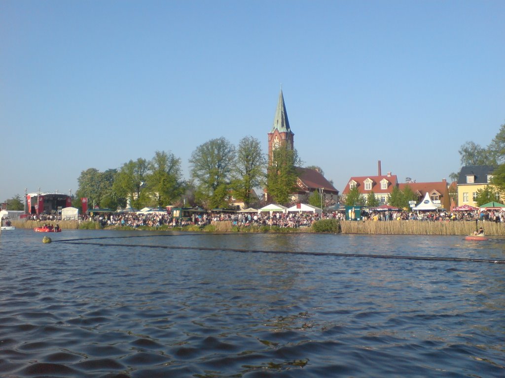 Werder -Baumblütenfest 2009 by Kirk Parczyk