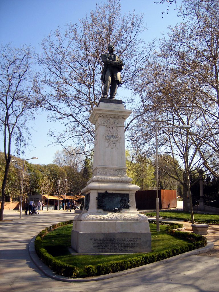 "Carlos Moyano" a typical statue park by Spiritualized Kaos