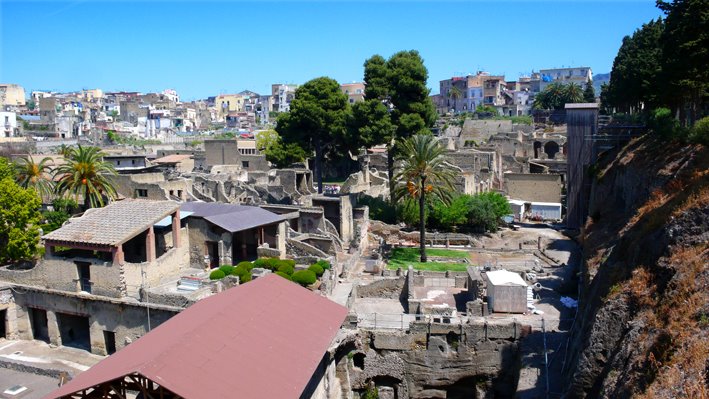 Italy : Ercolano by charles pascarel