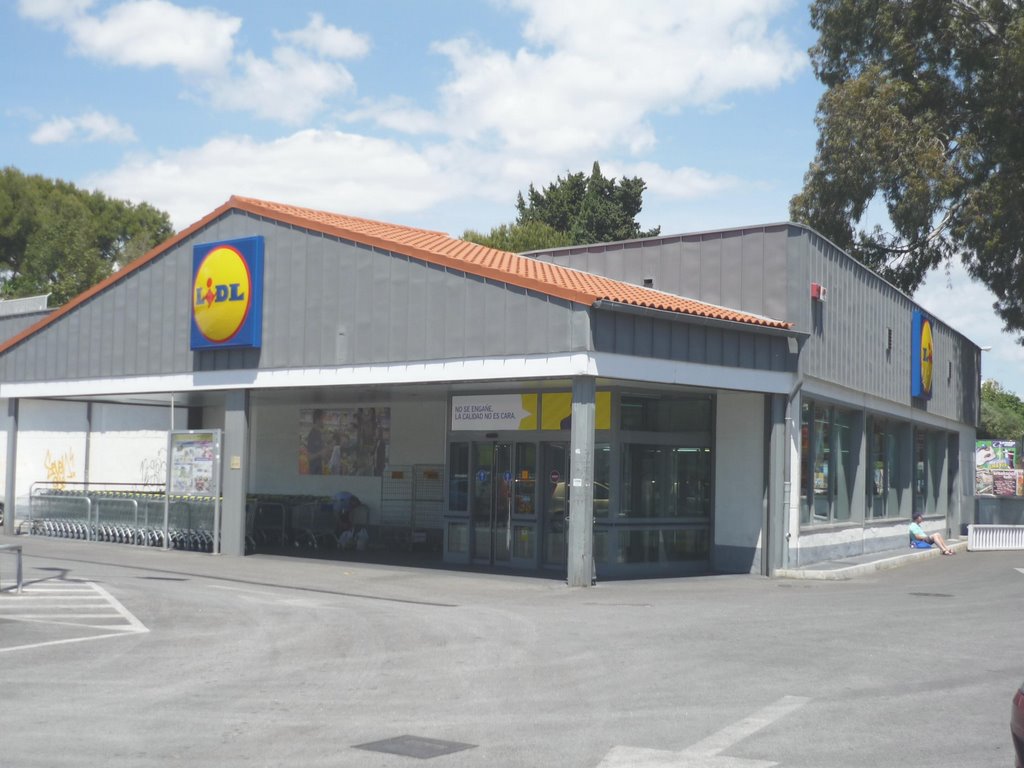 LIDL in Benalmadena. by Harryred60