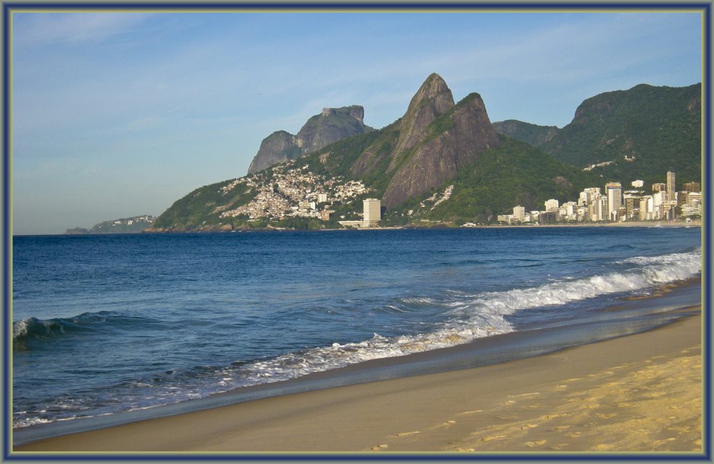 BRASIL Playa Copacabana, Rio de Janeiro by bluenose11