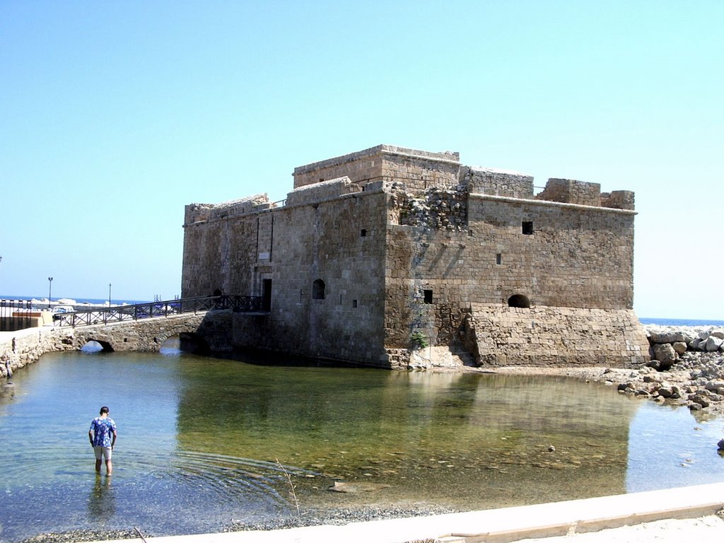 Paphos castle by JohnBe