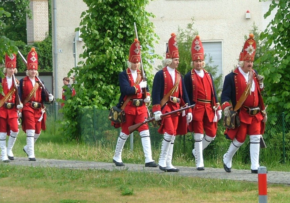 Die langen Kerls zu Besuch by Klaus Brink