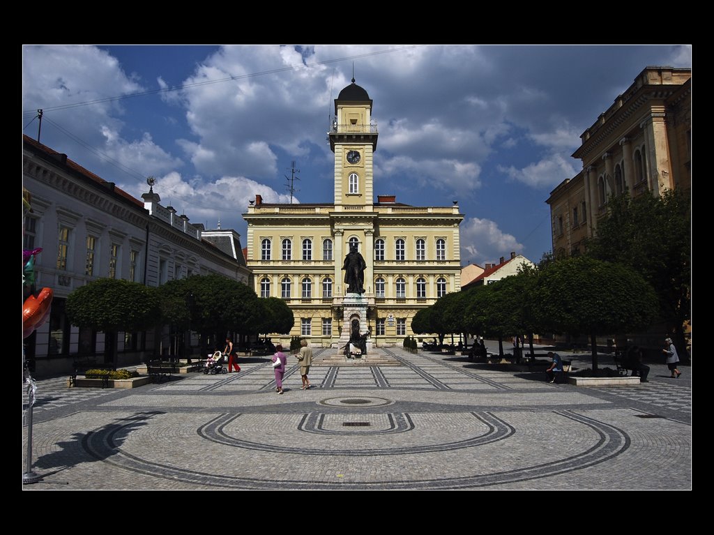 Komárno - Main square by Simon Károly