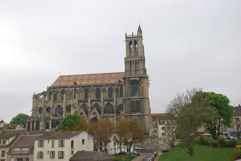 La Collégiale Notre-Dame de Mantes-la-Jolie (78) est une église gothique des XIIe et XIIIe siècles - Pont Neuf, Mantes-la-Jolie, Île-de-France, France - Une randonnée en Vexin depuis Mantes, Vetheuil, Mantes du 13 avril 2009 by Gilles RAIMBAULT