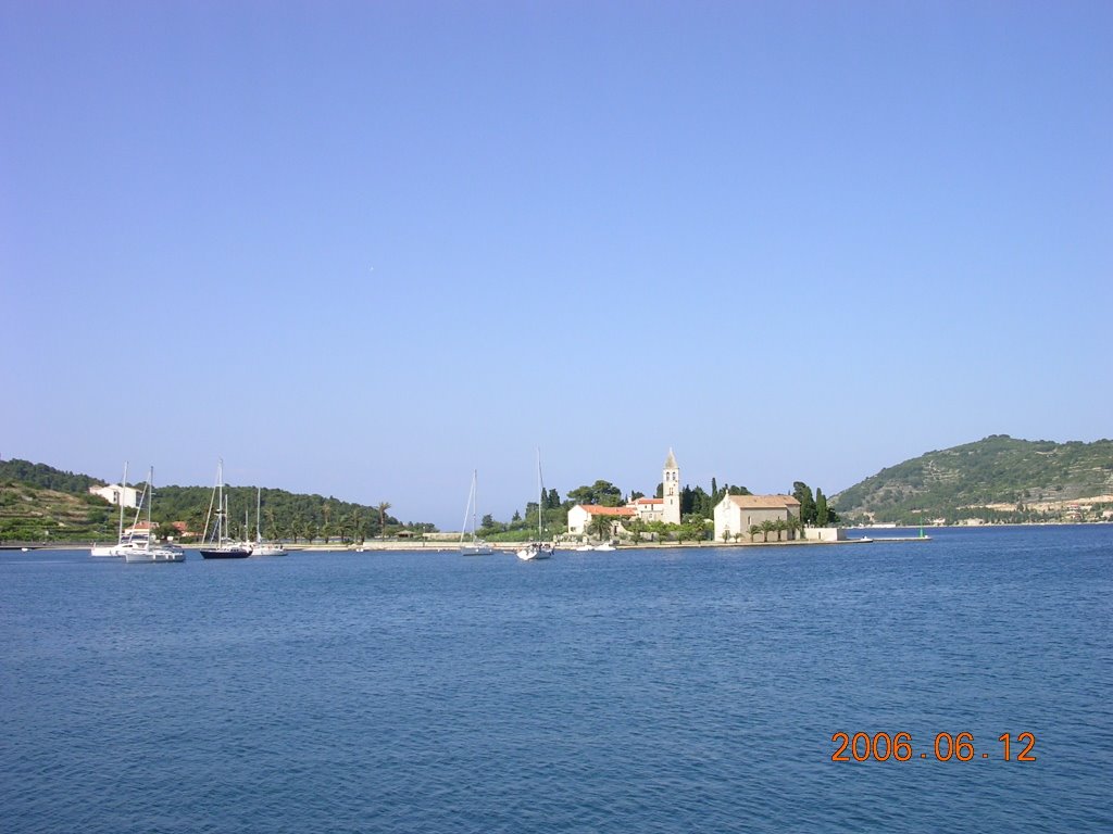 Island of Vis, Croatia by hockyplar