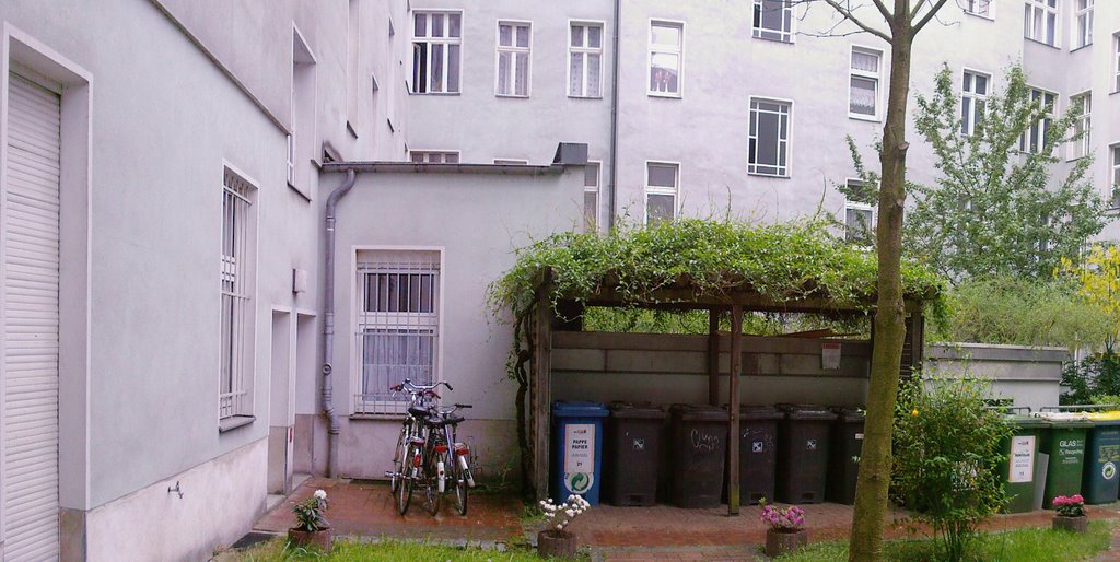 Liebenwalder Straße 34a h.hof ecke by crycfos