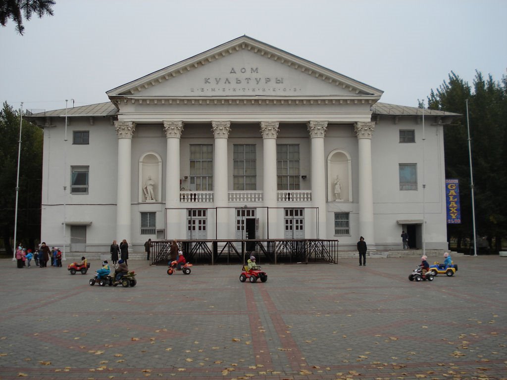 Culture House, Mikhaylovka by Mario Zúñiga