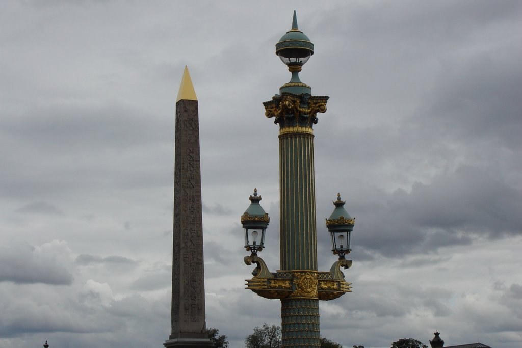 Place de la Concorde by Pat BarbeBlues