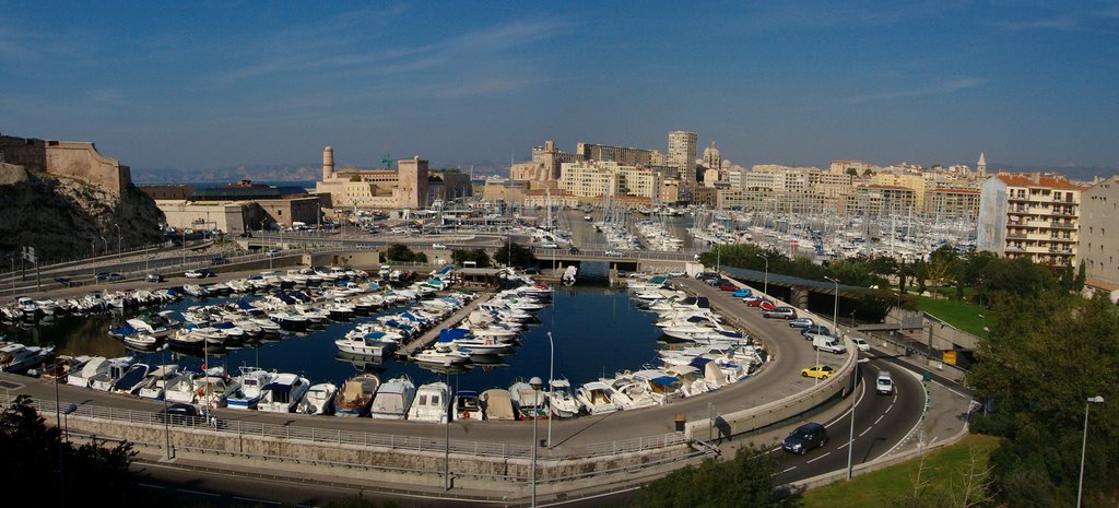 Marseille, le bassin de carénage St Victor by Jean-François RAFFIN