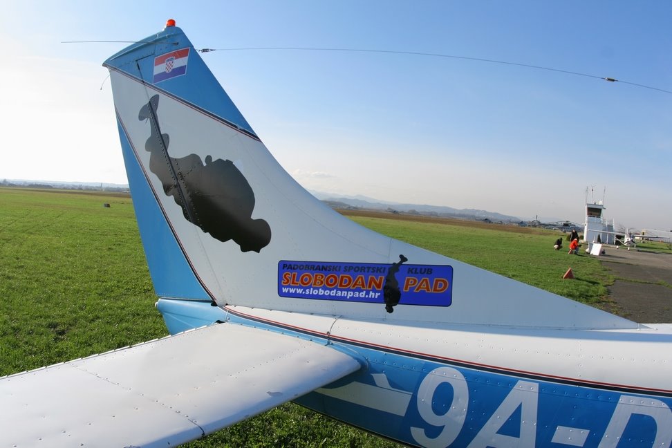 Tail Cessna 182 K, 9A-DTD by Darko Tupek