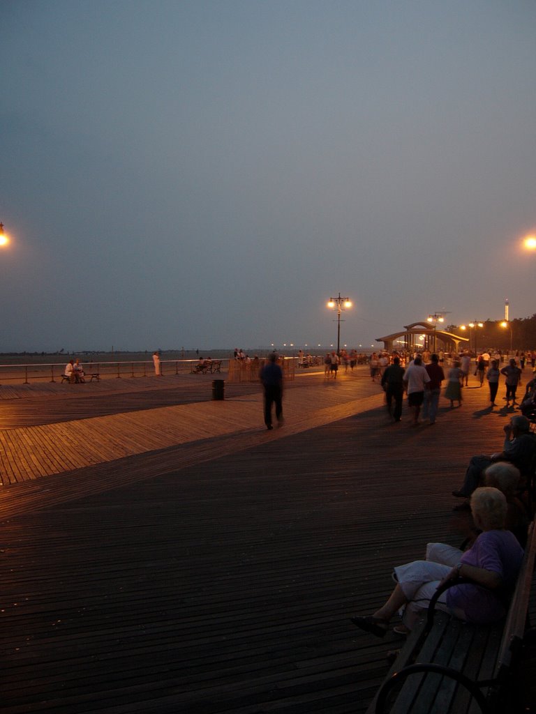 Brighton Beach Broadwalk by TwinCat