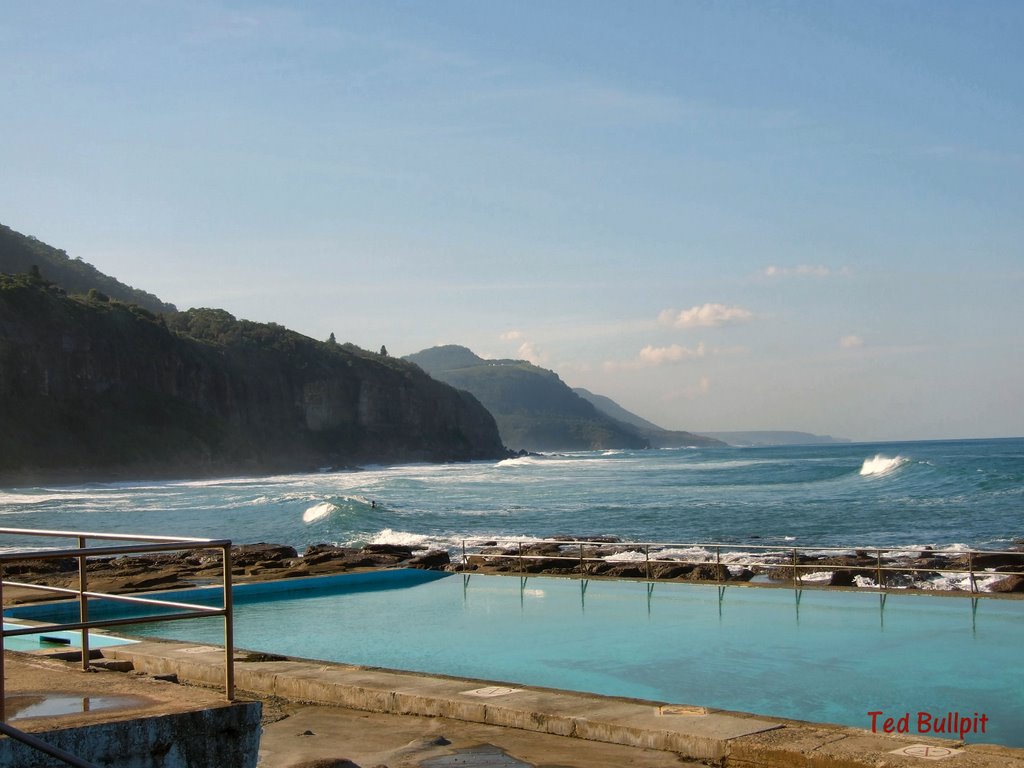 Bald Hill from Coalcliff pool by Ted Bullpit